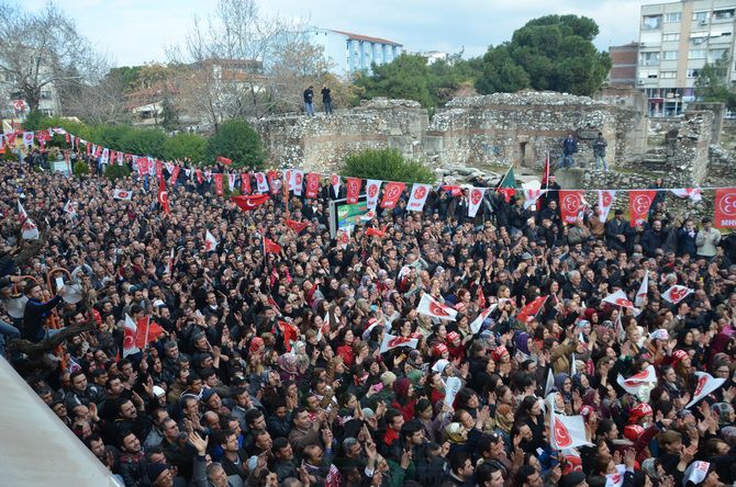 MHP LİDERi DEVLET BAHÇELİ AKHİSARLILAR İLE BULUŞTU